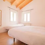 La Casa Del Maestro Cerezo de Abajo
